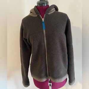 Women’s Patagonia fleece jacket